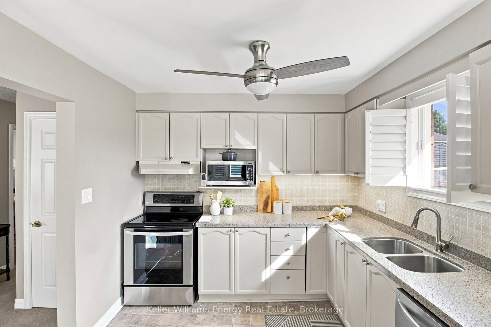 30 Alderbrook Drive • Clarington, ON photo 13