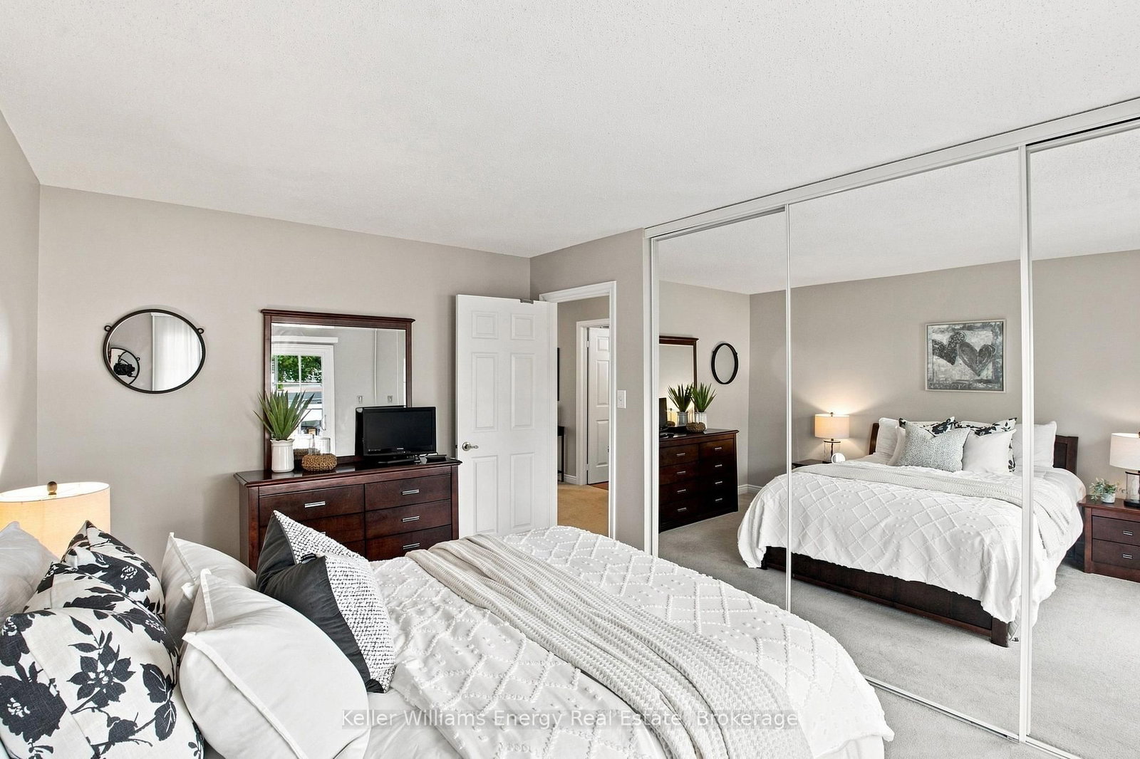 30 Alderbrook Drive • Clarington, ON photo 19