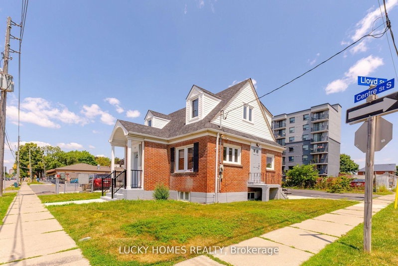 157 Centre Street S
