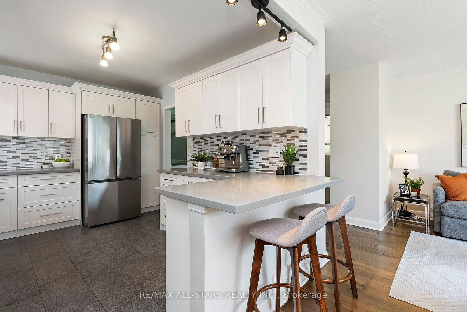 11 Penzance Drive • Toronto, ON photo 14