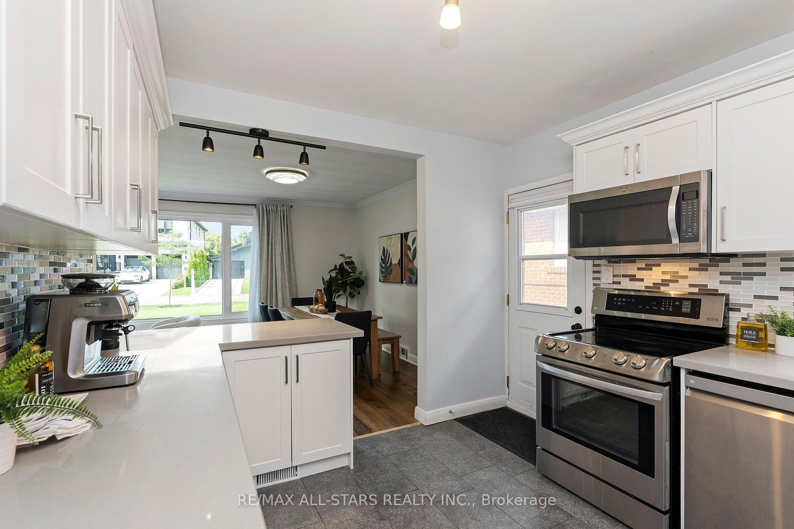 11 Penzance Drive • Toronto, ON photo 19