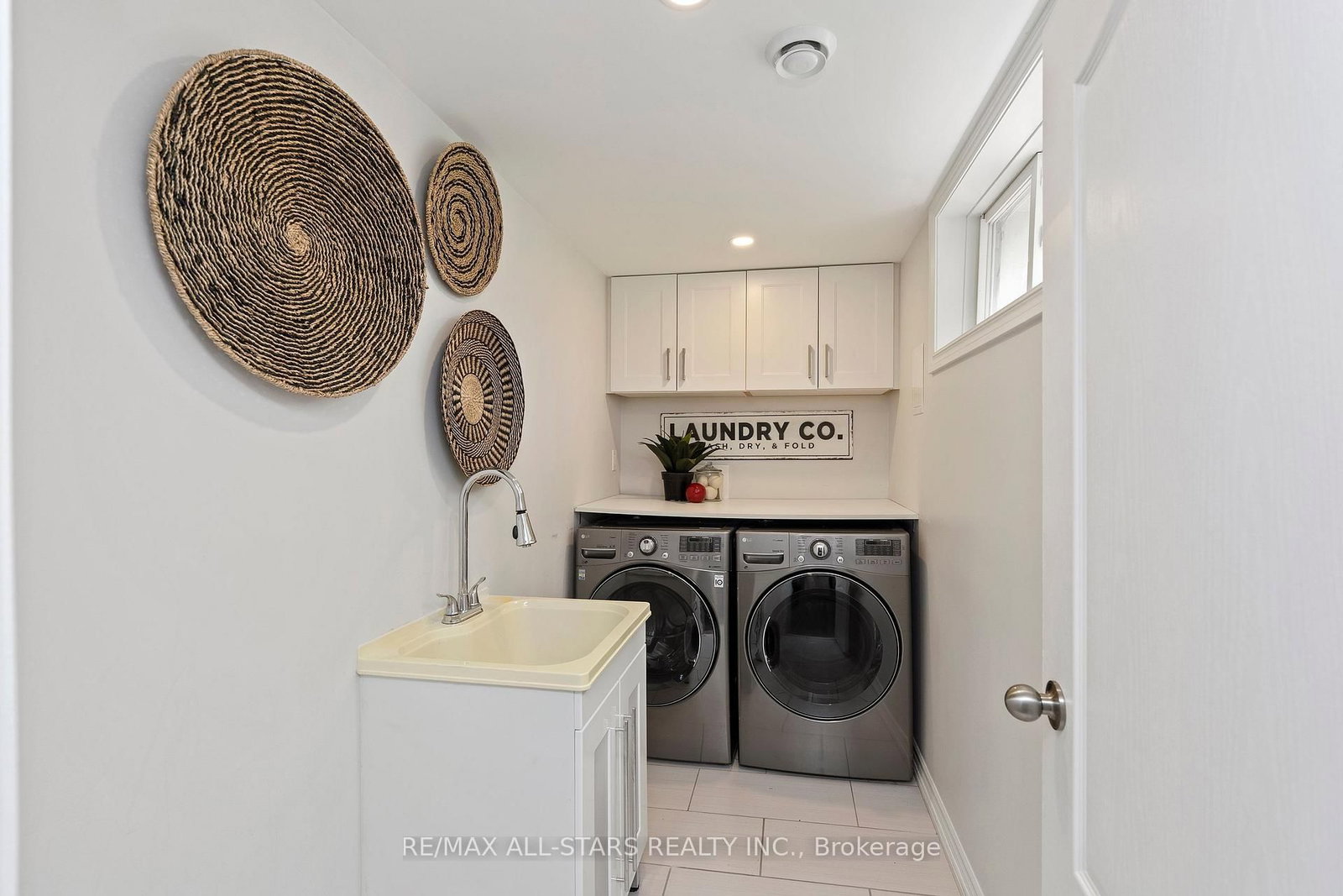 11 Penzance Drive • Toronto, ON photo 36