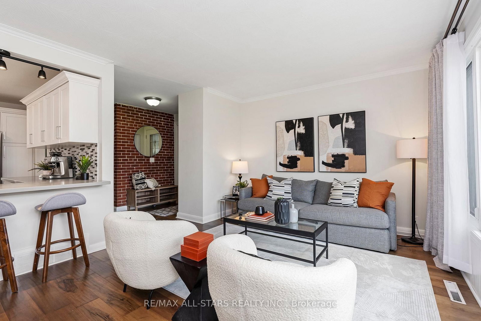 11 Penzance Drive • Toronto, ON photo 5