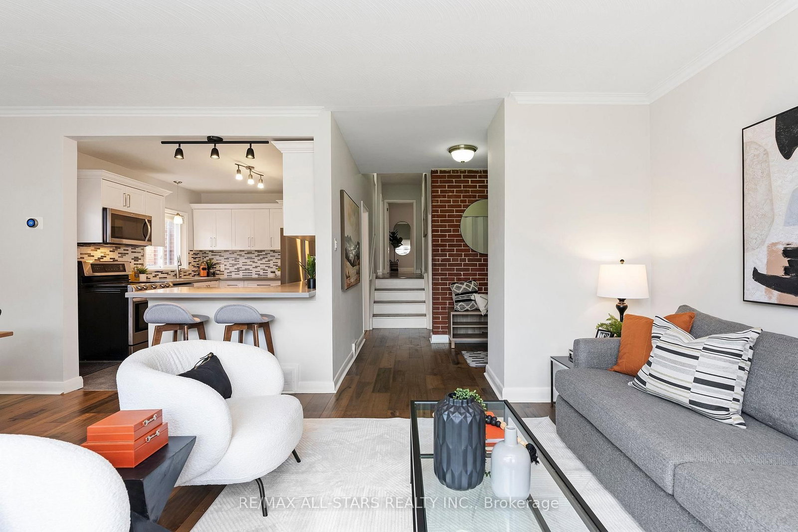 11 Penzance Drive • Toronto, ON photo 6