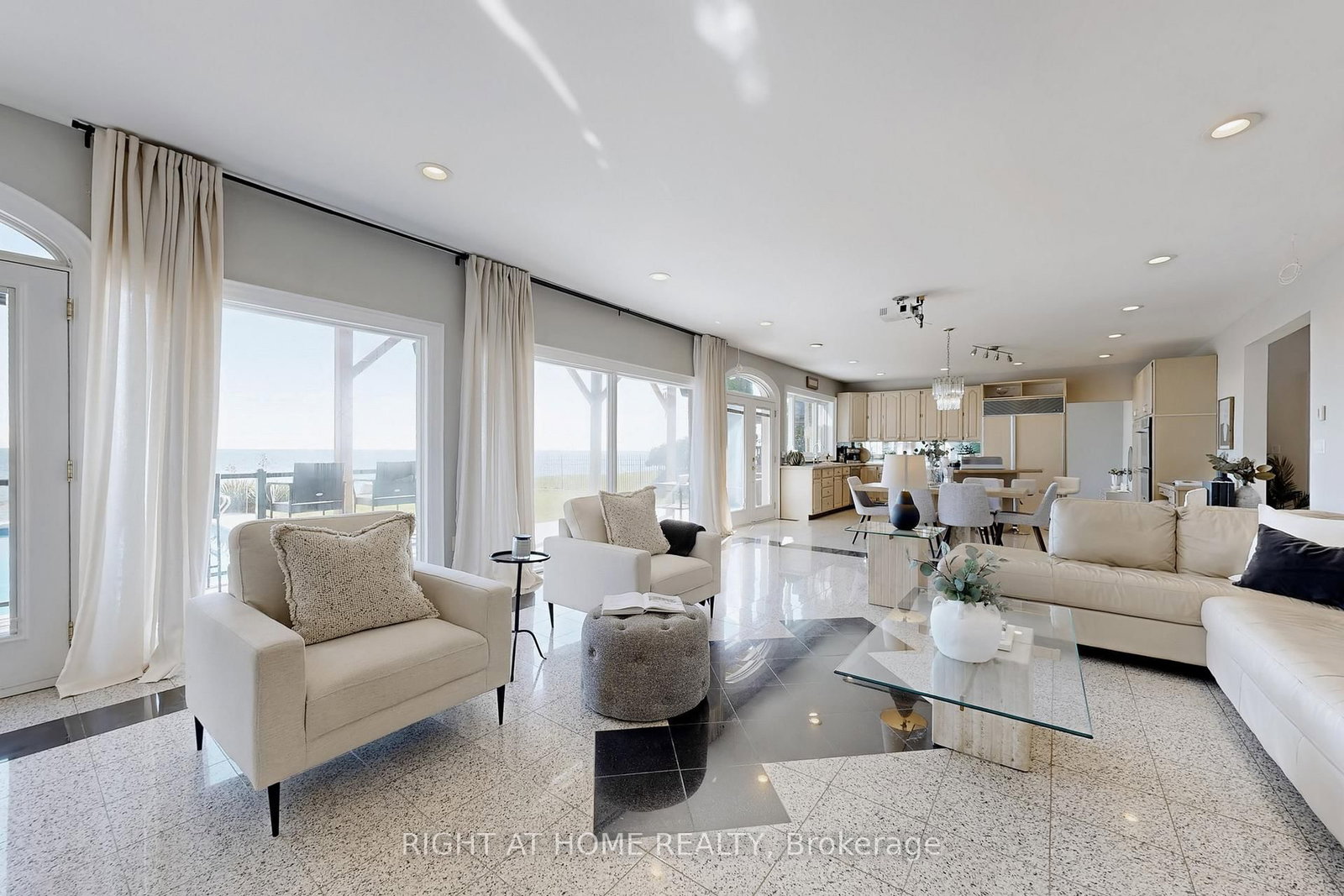 26 Ontoro Boulevard • Ajax, ON photo 15