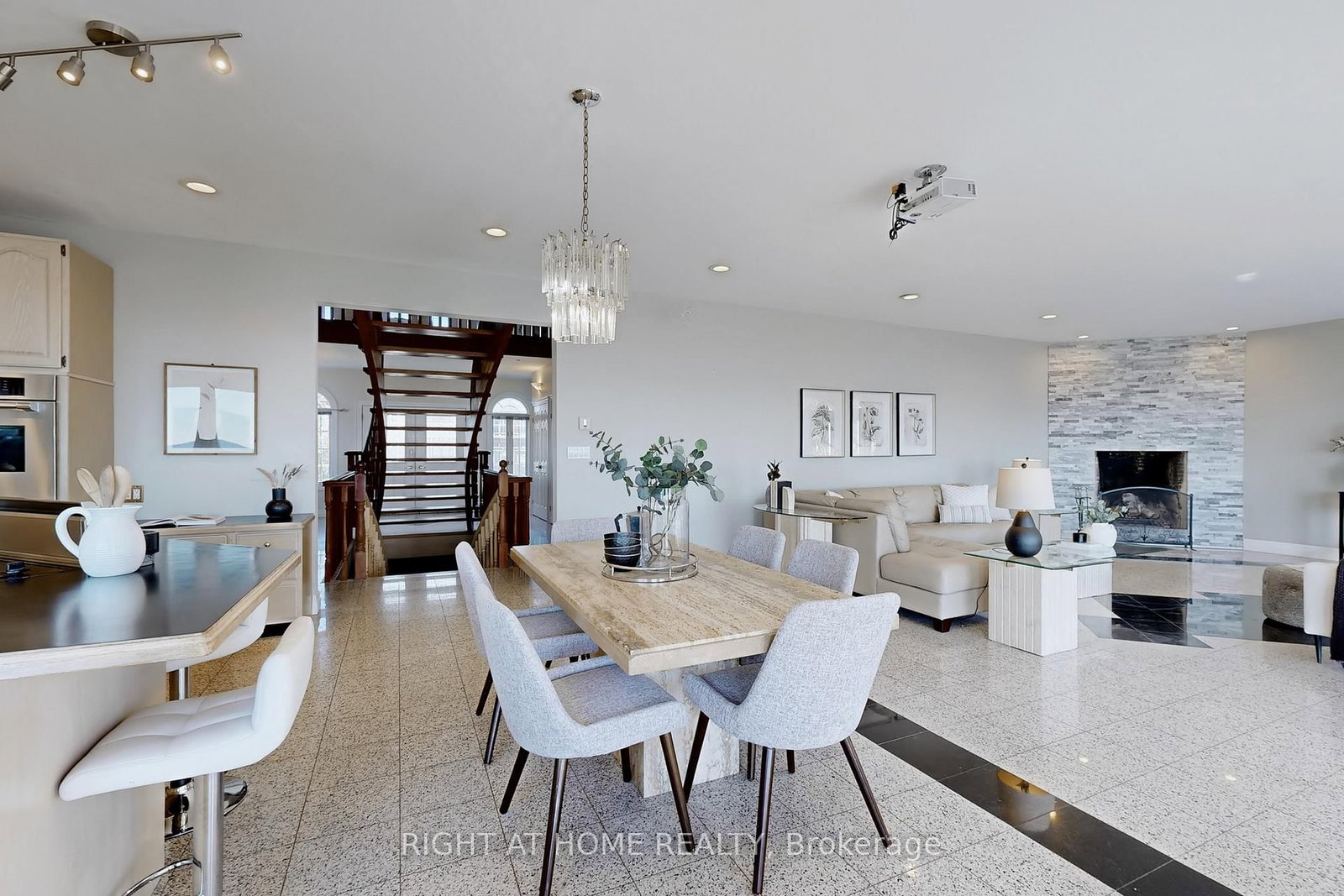 26 Ontoro Boulevard • Ajax, ON photo 24