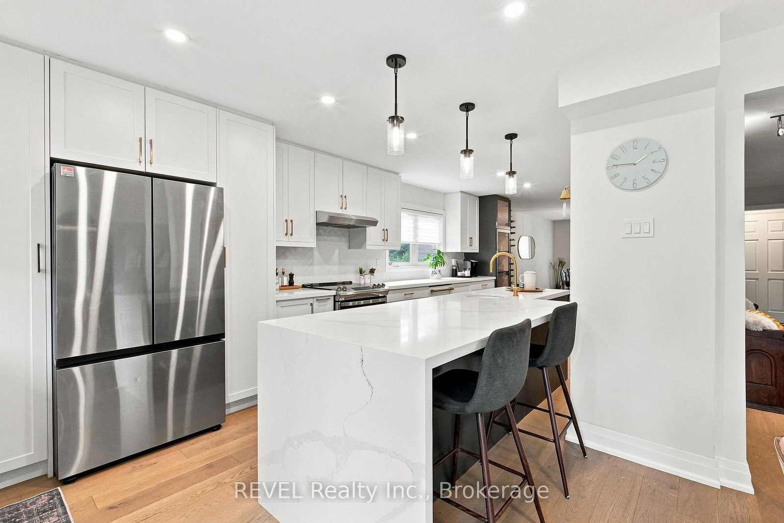 28 Falstaff Crescent • Whitby, ON photo 11