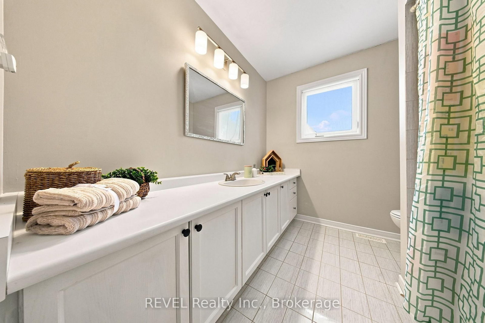 28 Falstaff Crescent • Whitby, ON photo 25