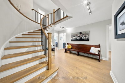 28 Falstaff Crescent • Whitby, ON photo 5