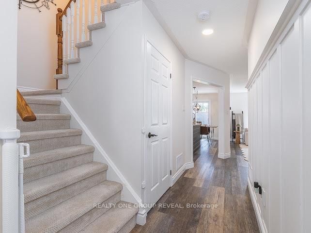 6 Steinway Drive • Scugog, ON photo 4