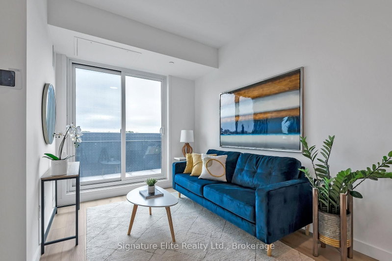 403 - 2382 Kingston Road