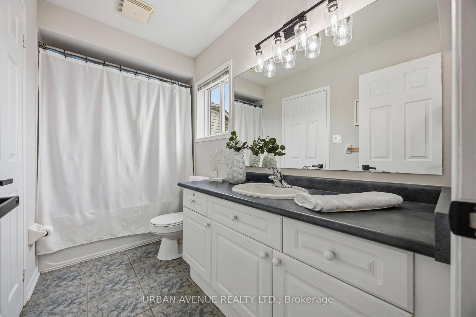 1380 Linstead Street • Oshawa, ON photo 24