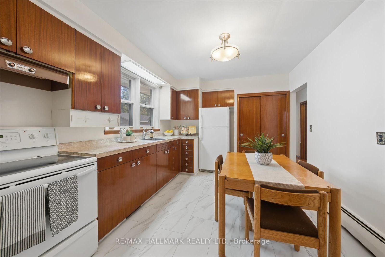51 Allister Avenue • Toronto, ON photo 14
