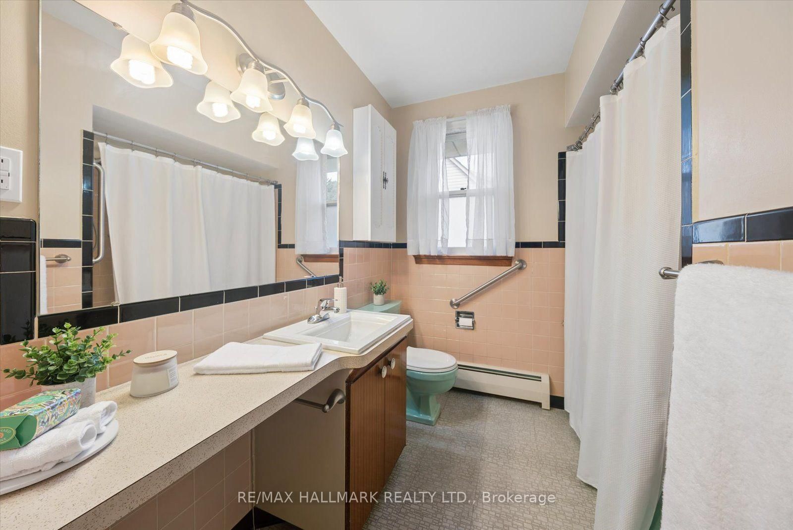 51 Allister Avenue • Toronto, ON photo 25