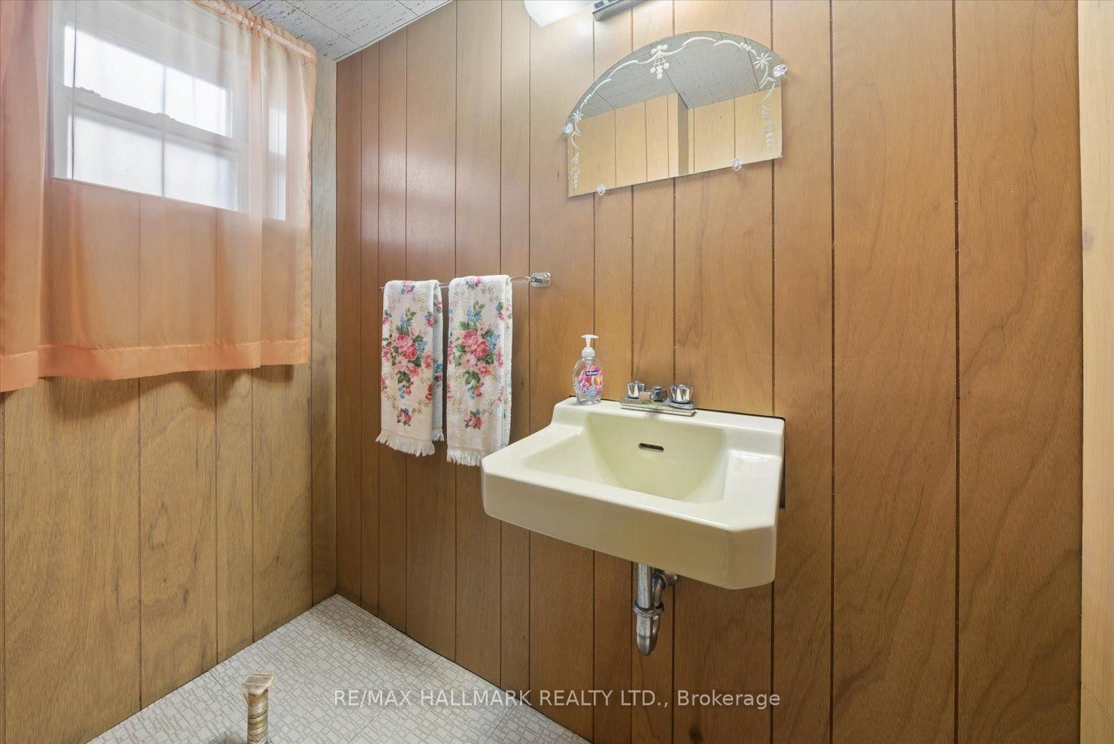 51 Allister Avenue • Toronto, ON photo 32
