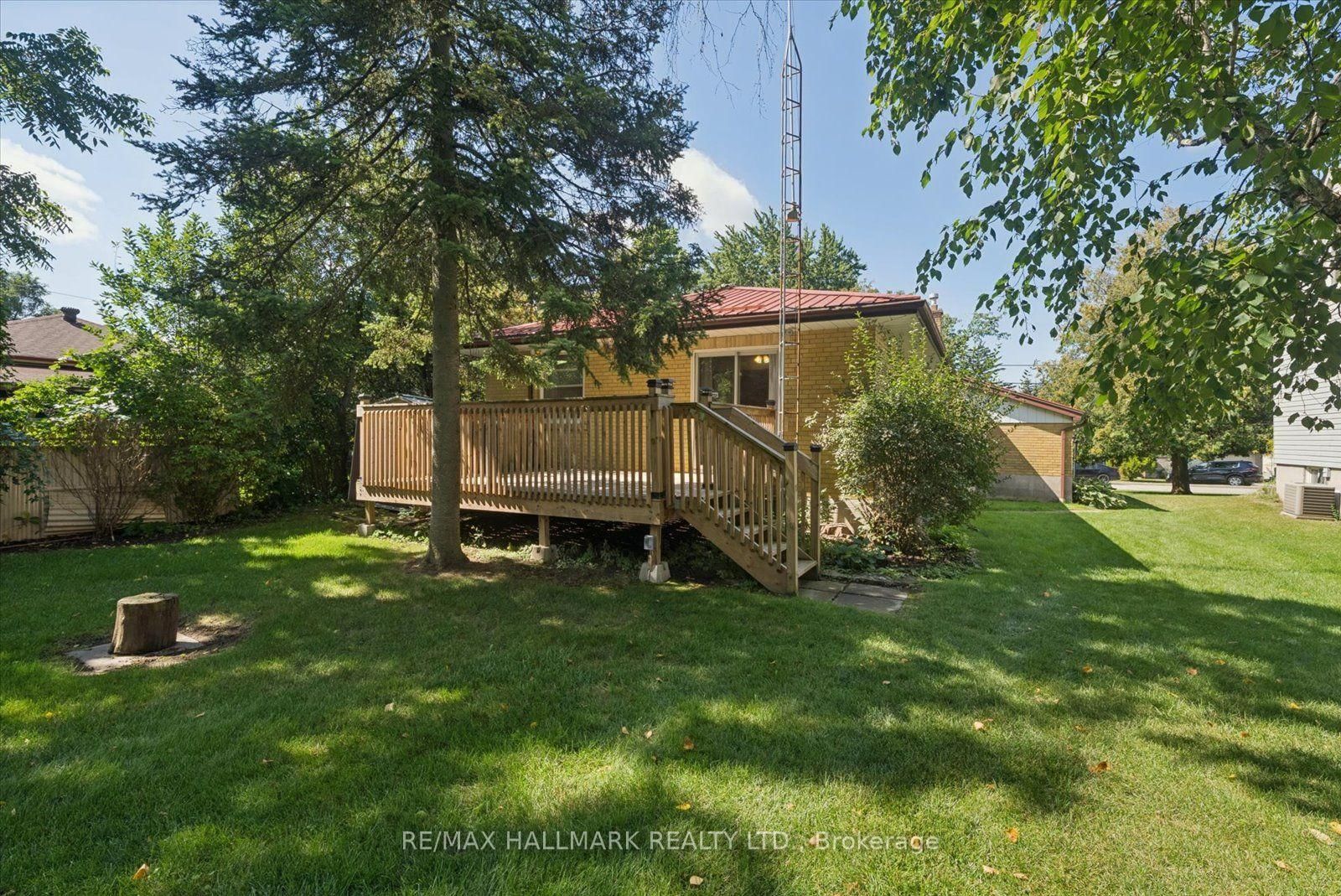 51 Allister Avenue • Toronto, ON photo 40
