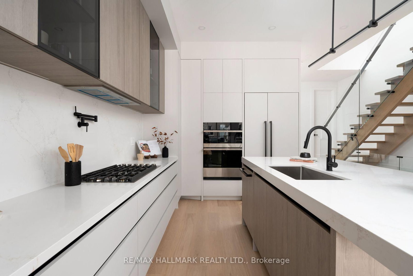 104 Yardley Avenue • Toronto, ON photo 20