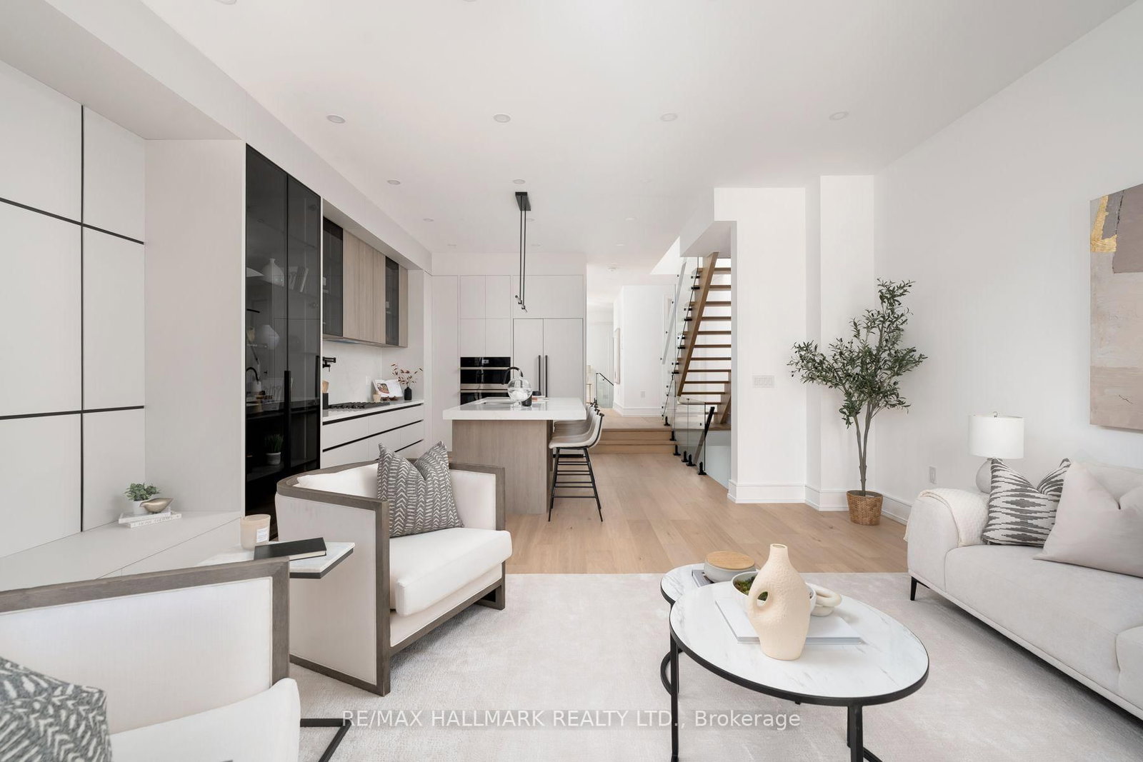 104 Yardley Avenue • Toronto, ON photo 23