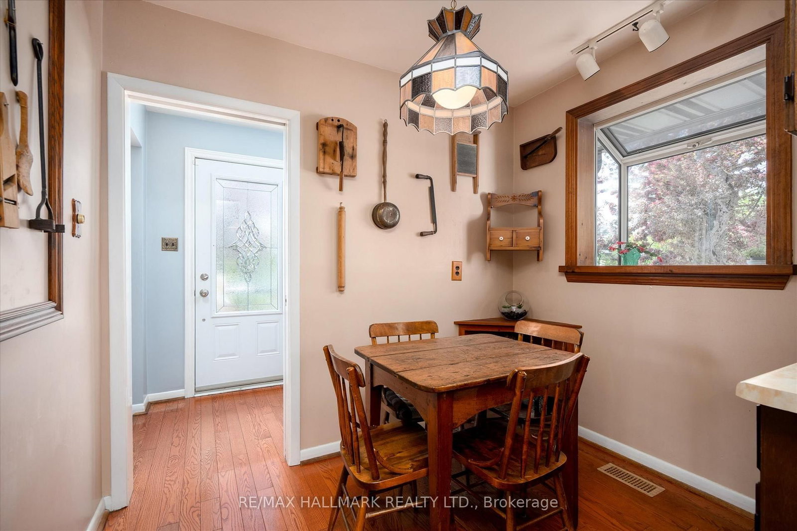 14 Fintona Avenue • Toronto, ON photo 13