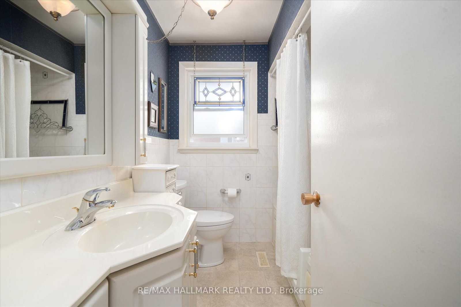 14 Fintona Avenue • Toronto, ON photo 17