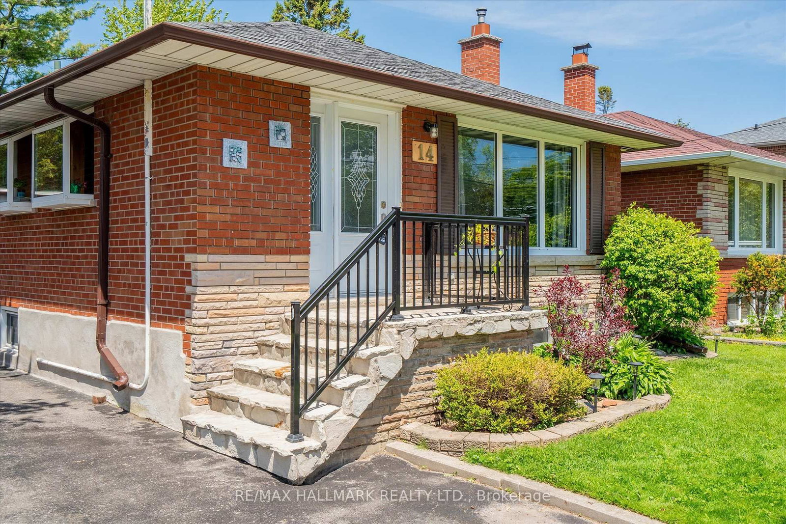 14 Fintona Avenue • Toronto, ON photo 4