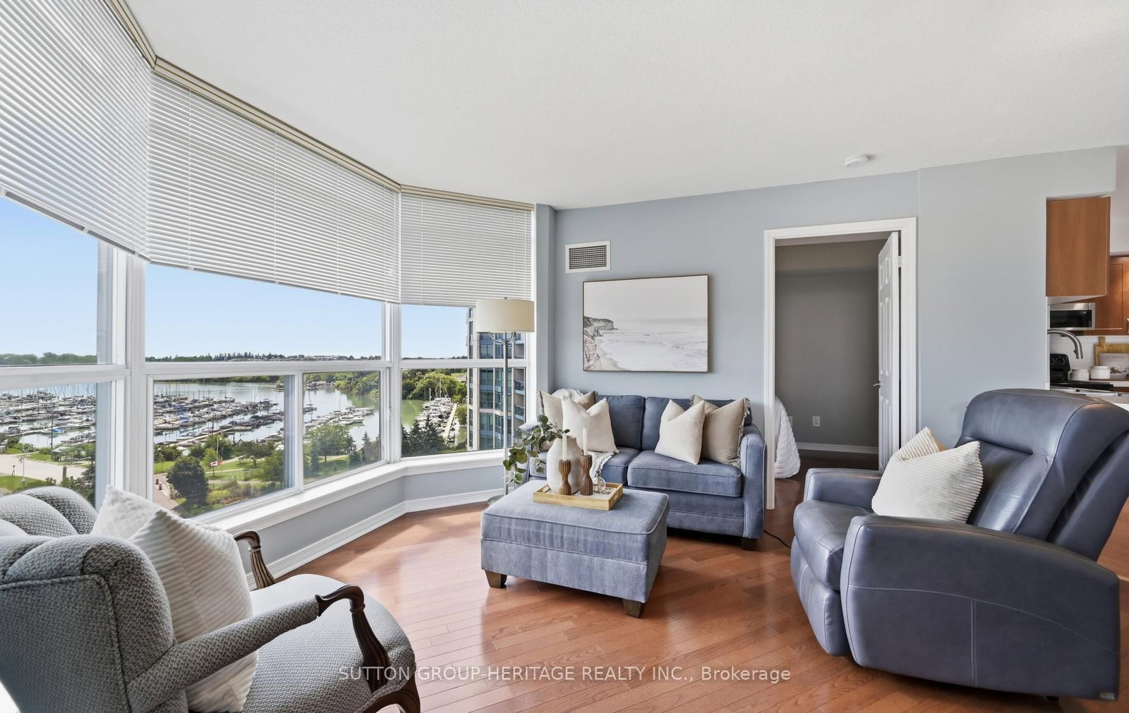 340 Watson Street W • #902 • Whitby, ON photo 11