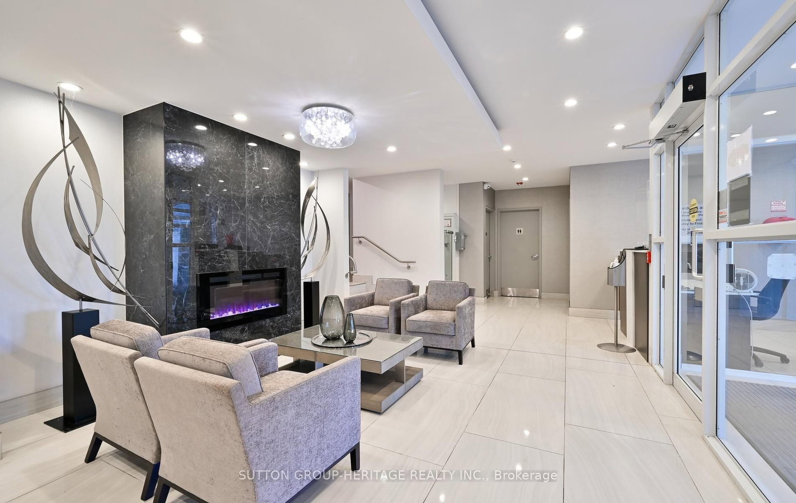 340 Watson Street W • #902 • Whitby, ON photo 5