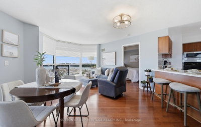 340 Watson Street W • #902 • Whitby, ON photo 7