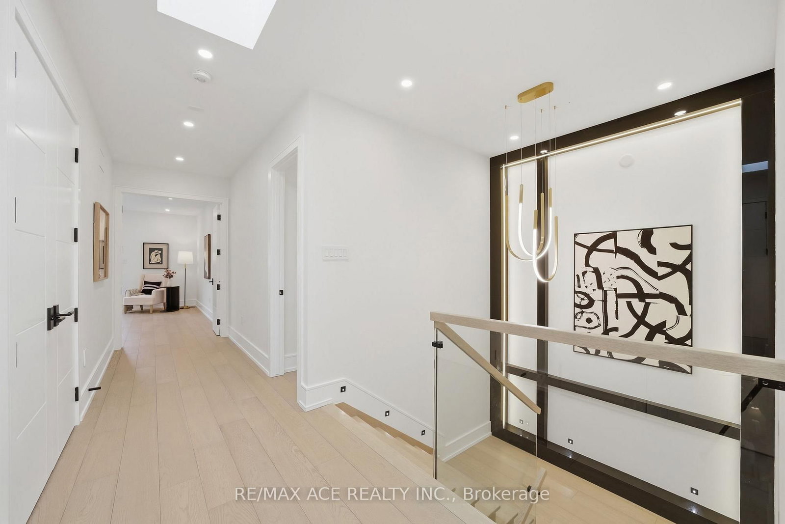 61 Harewood Avenue • Toronto, ON photo 17