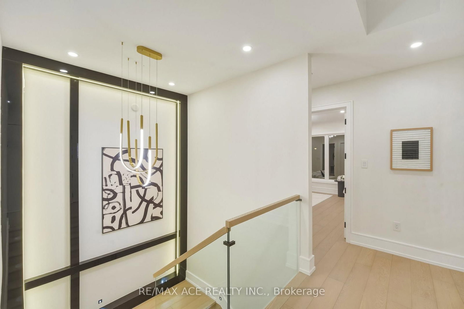 61 Harewood Avenue • Toronto, ON photo 19