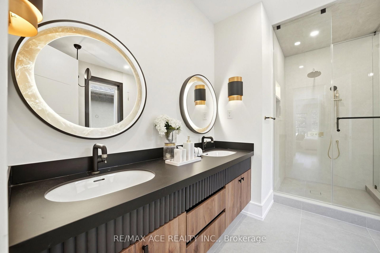 61 Harewood Avenue • Toronto, ON photo 26