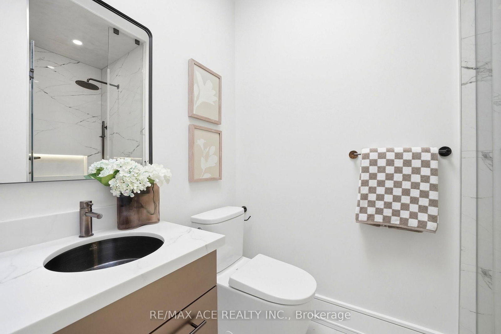 61 Harewood Avenue • Toronto, ON photo 31