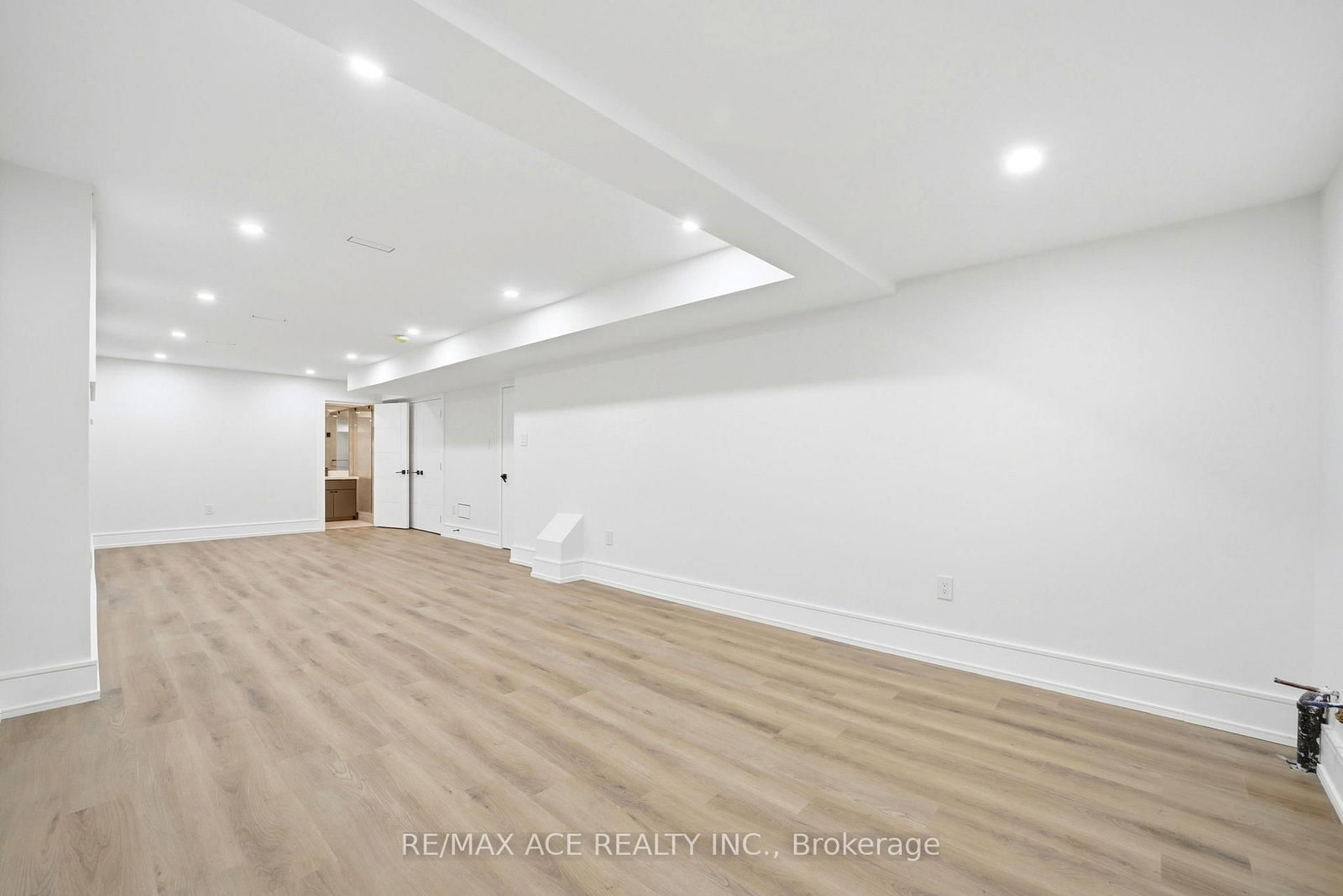 61 Harewood Avenue • Toronto, ON photo 39
