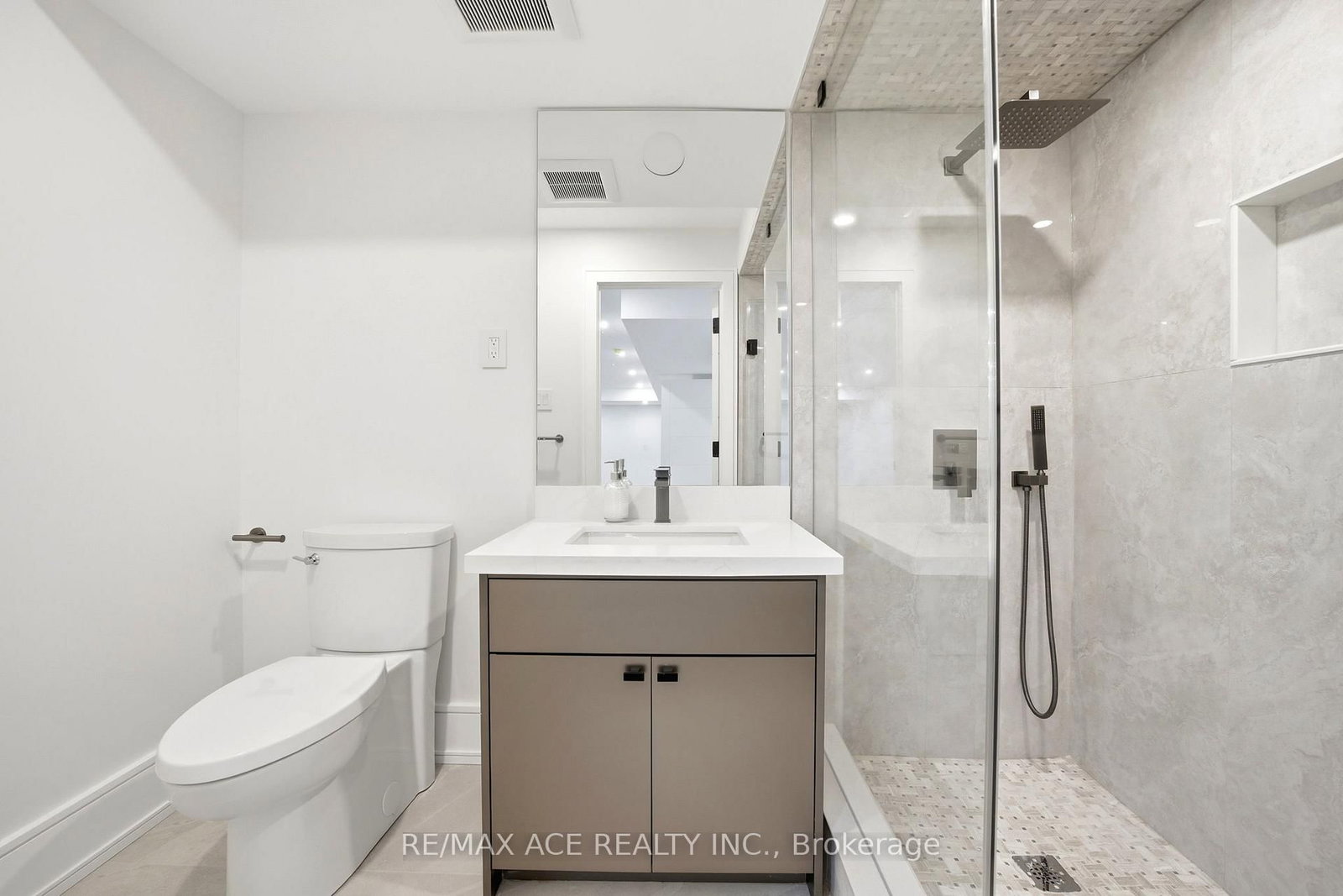 61 Harewood Avenue • Toronto, ON photo 41