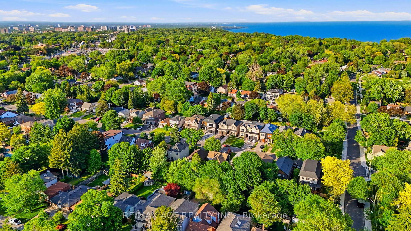 61 Harewood Avenue • Toronto, ON photo 50