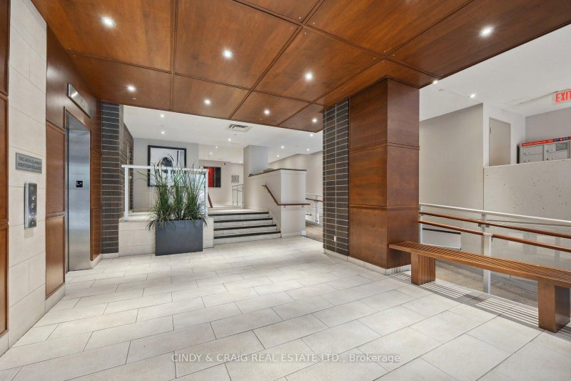 305 - 44 Bond Street W