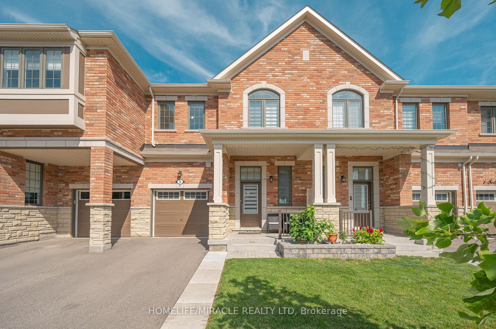 5 Sedgemoor Street • Whitby, ON photo 1