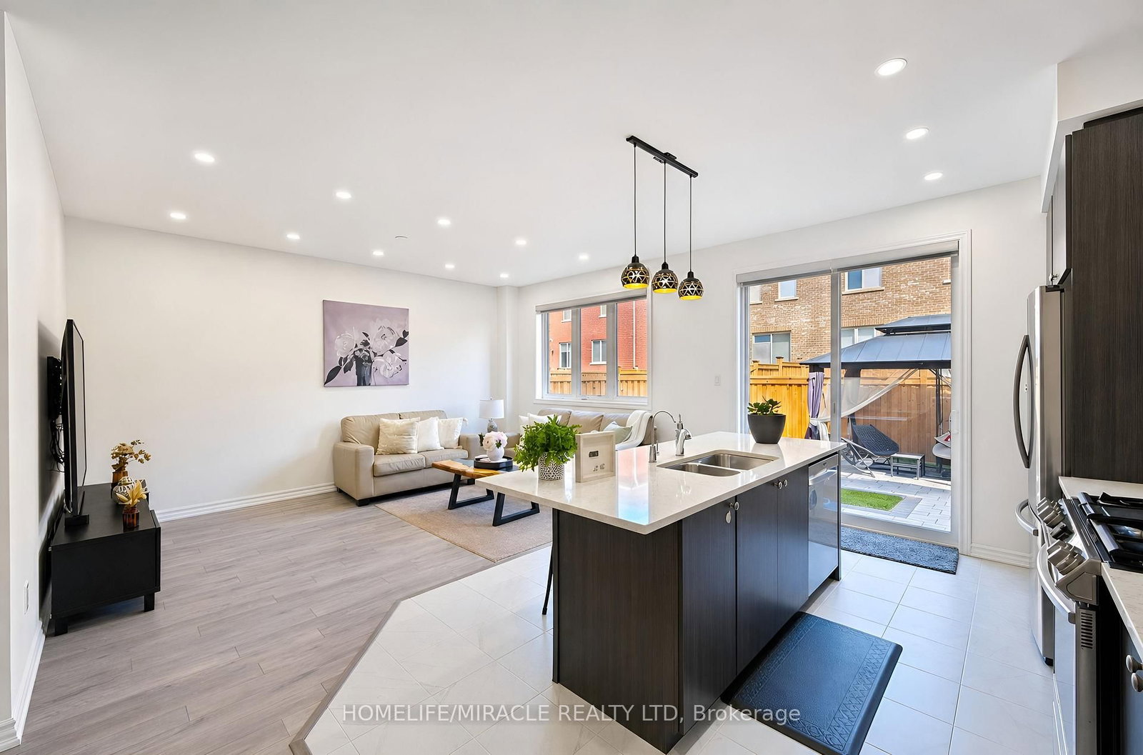 5 Sedgemoor Street • Whitby, ON photo 16