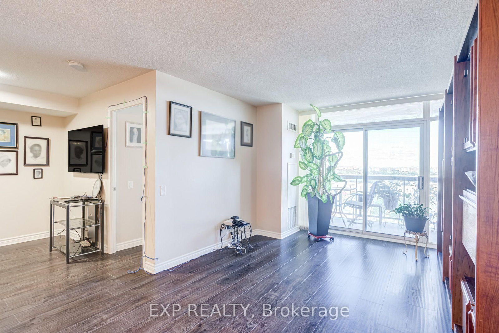 8 Mondeo Drive • #1409 • Toronto, ON photo 21