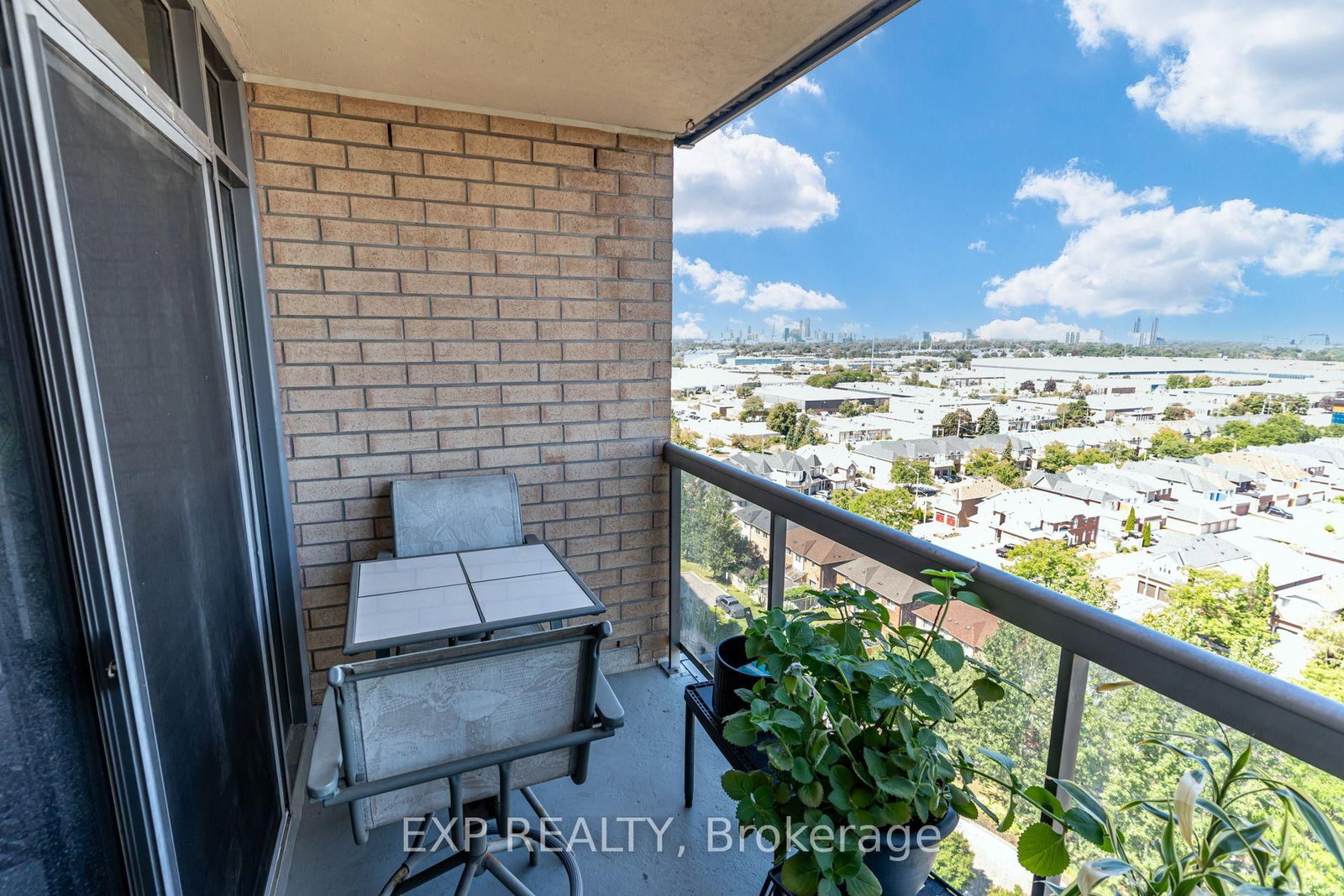 8 Mondeo Drive • #1409 • Toronto, ON photo 30