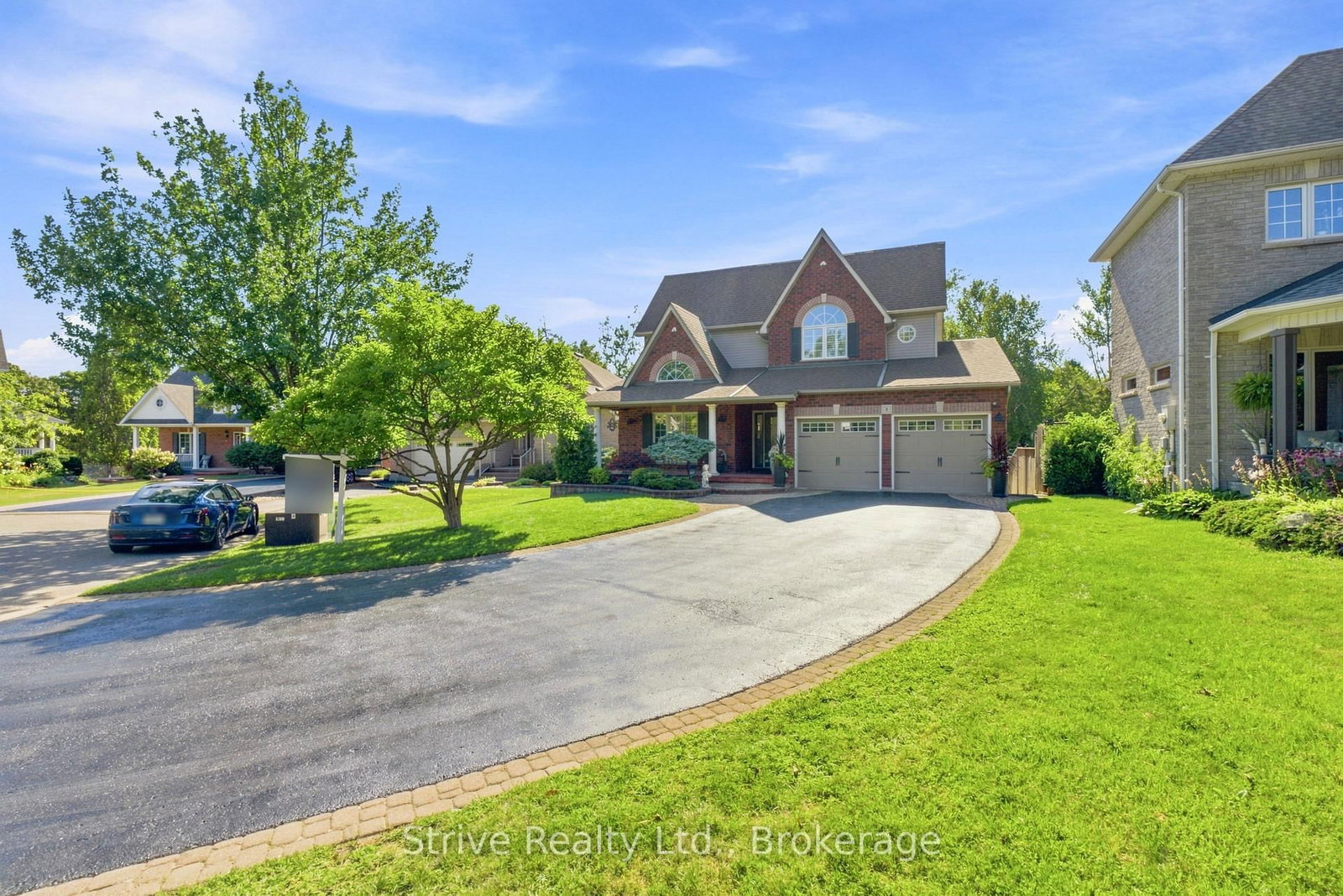 8 Rowland Court • Clarington, ON photo 2