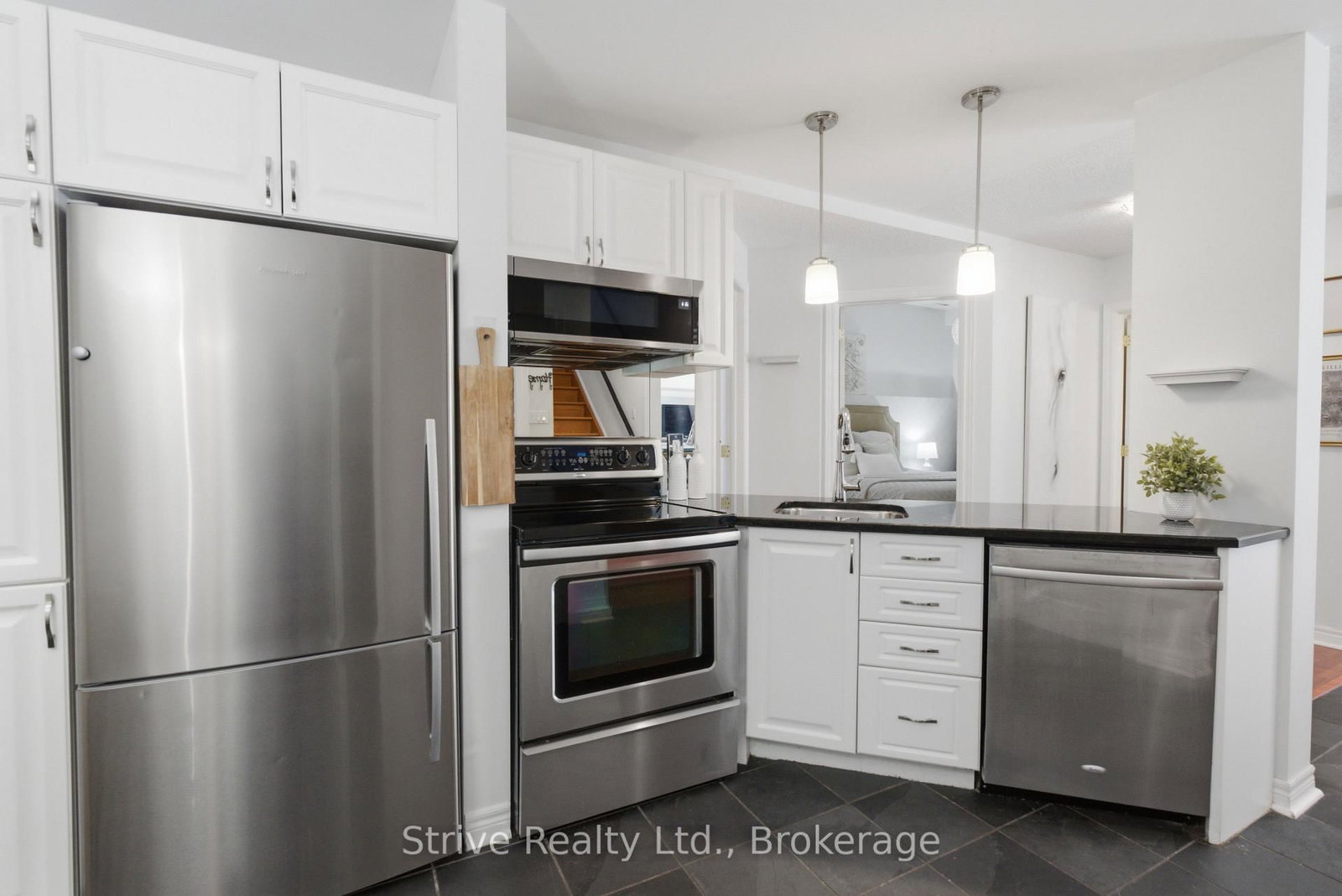 8 Rowland Court • Clarington, ON photo 39