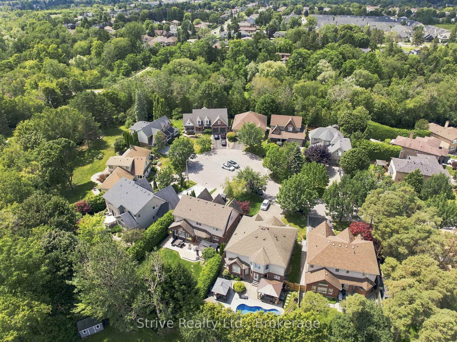 8 Rowland Court • Clarington, ON photo 5