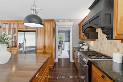 8 Rowland Court • Clarington, ON photo 9