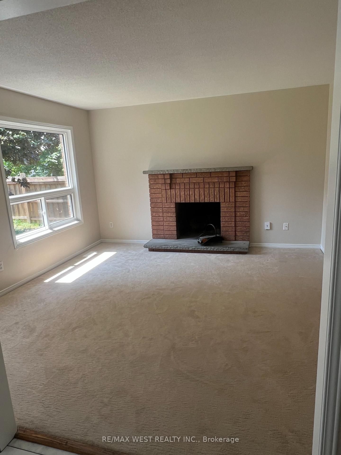 60 Furrow Drive • Whitby, ON photo 10