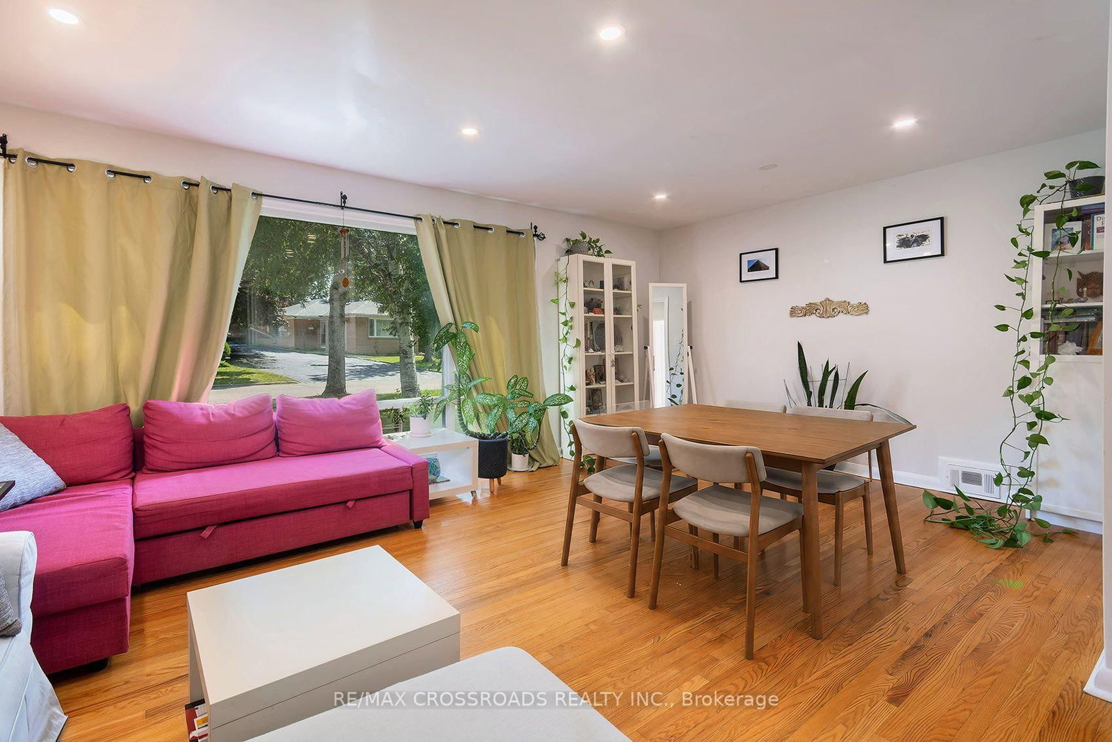 104 Haileybury Drive • Toronto, ON photo 8