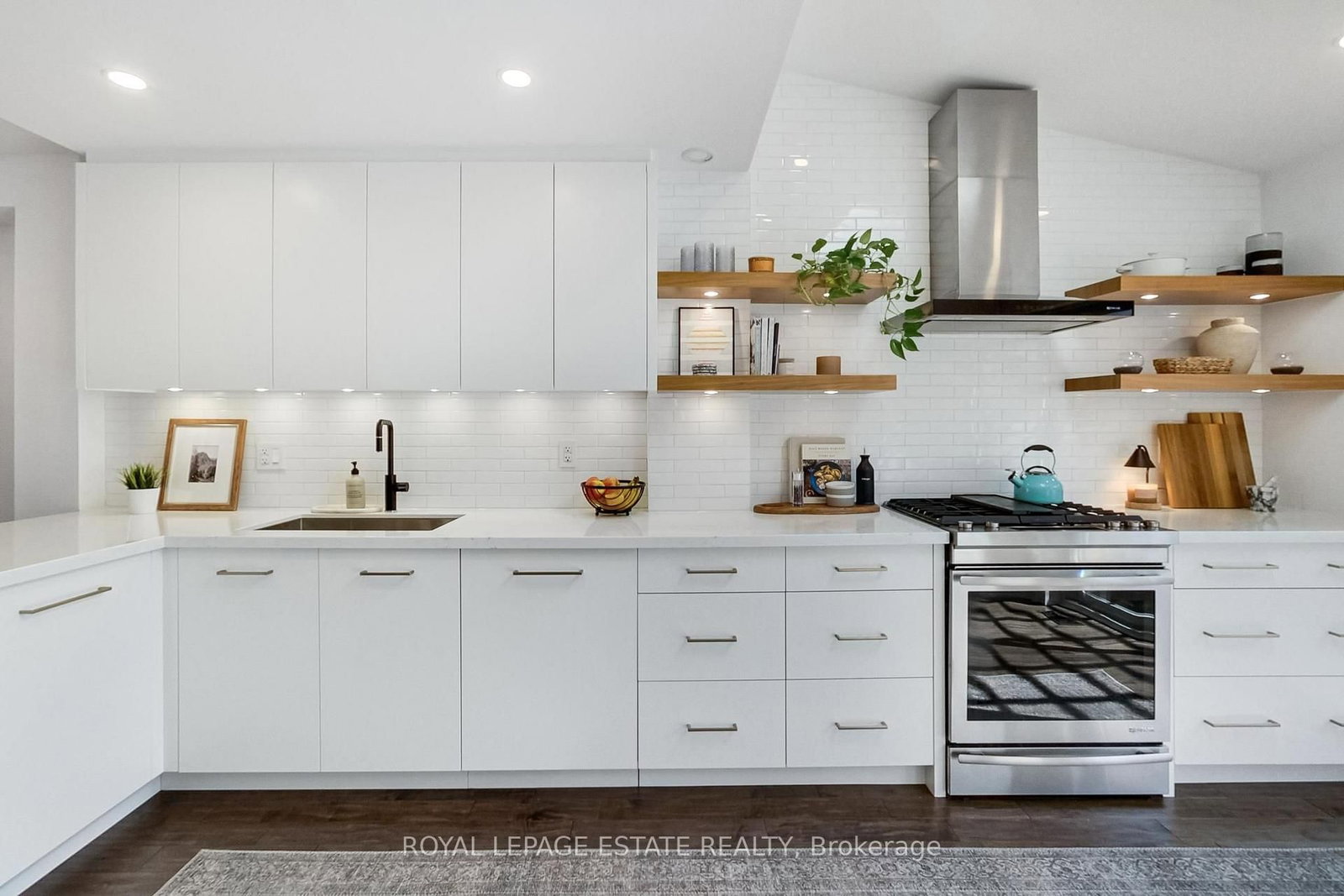 184 King Edward Avenue • Toronto, ON photo 12