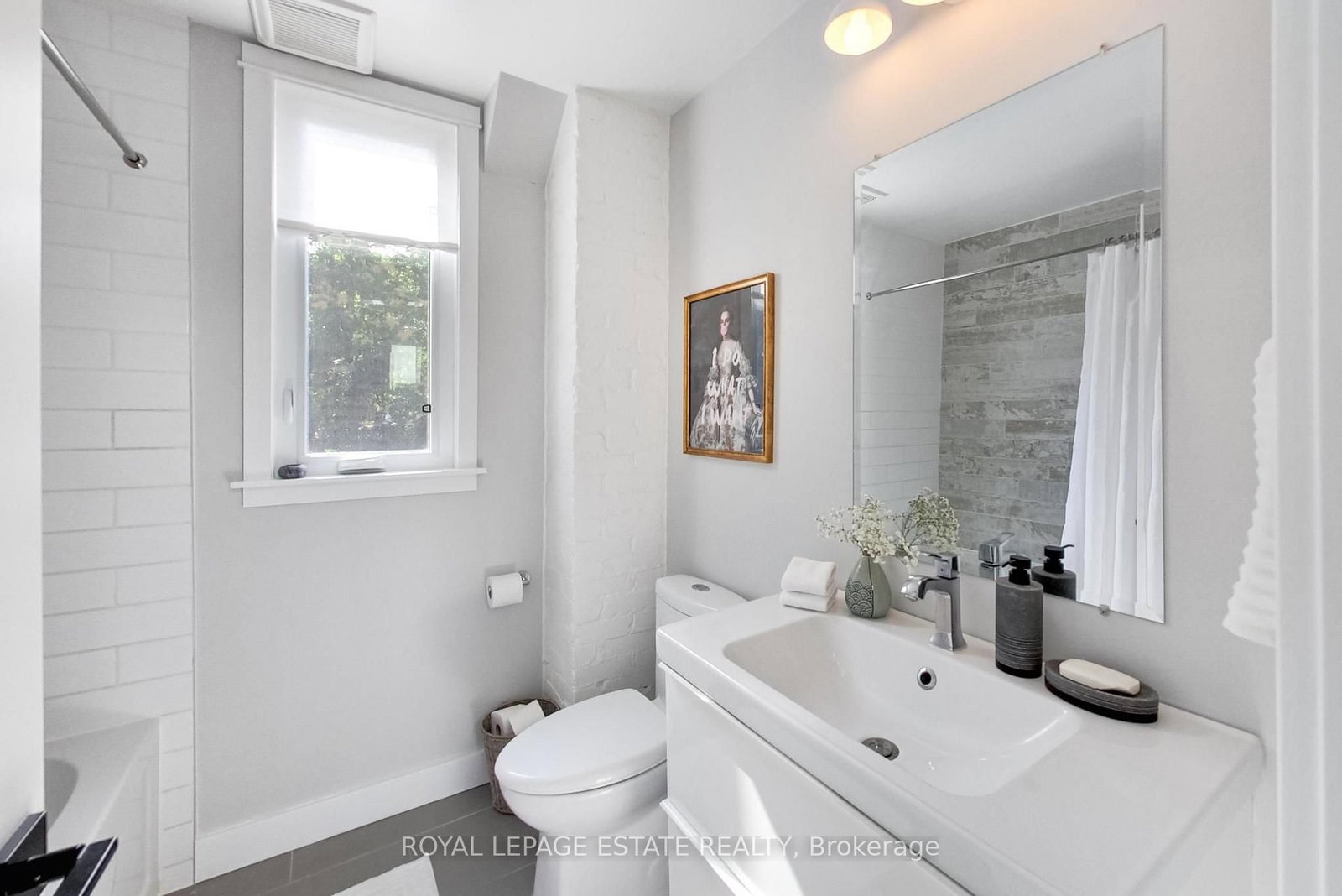 184 King Edward Avenue • Toronto, ON photo 18