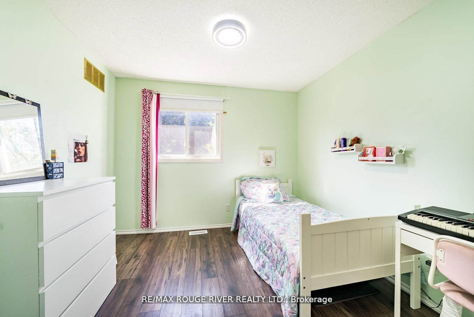 880 Castlegrove Avenue • Oshawa, ON photo 19