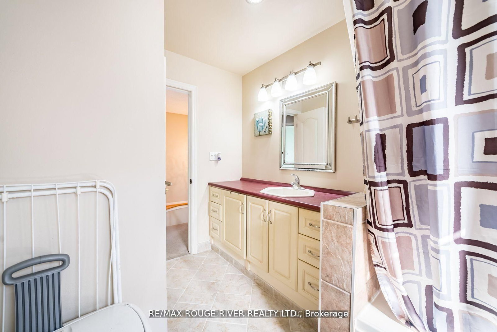 880 Castlegrove Avenue • Oshawa, ON photo 26